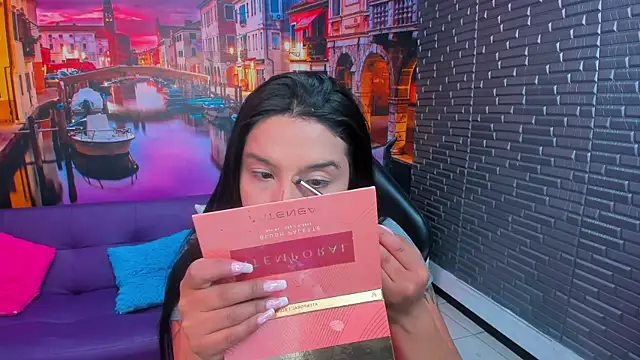 Snapshot of Small_naughty_ chatting on 02-20-26, 01:44 Small naughty online show from 02-20-26, 01:44