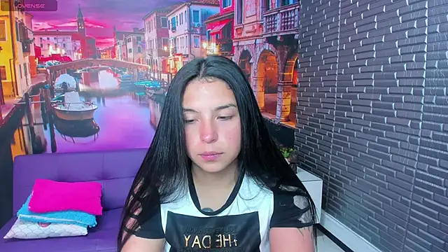 Snapshot of Small_naughty_ chatting on 03-14-26, 01:38 Small naughty online show from 03-14-26, 01:38