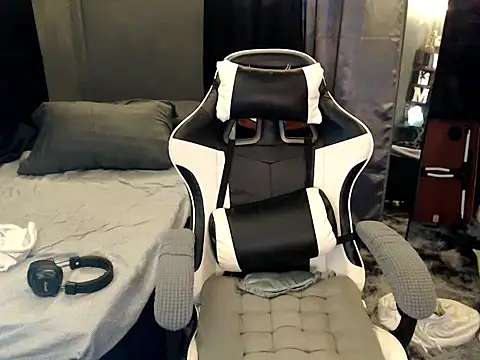 xgregor07 online show from 10-16-25, 08:59