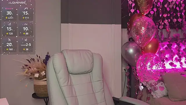 XtraHotX online show from 02-21-25, 01:11