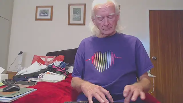 WaverlyKernow online show from 10-02-25, 02:02