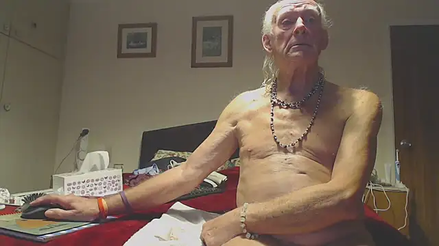 Snapshot of WaverlyKernow chatting on 11-04-25, 03:11 WaverlyKernow online show from 11-04-25, 03:11