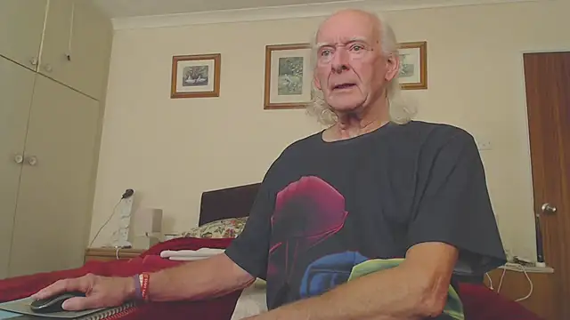 Snapshot of WaverlyKernow chatting on 11-21-25, 03:11 WaverlyKernow online show from 11-21-25, 03:11