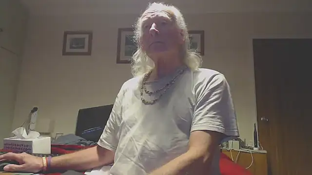 WaverlyKernow online show from 12-23-25, 08:01