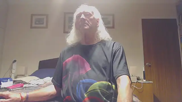 WaverlyKernow online show from 04-07-26, 06:52