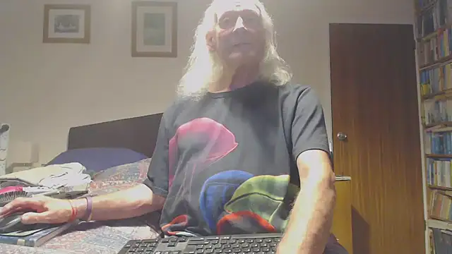 WaverlyKernow online show from 04-08-26, 06:52