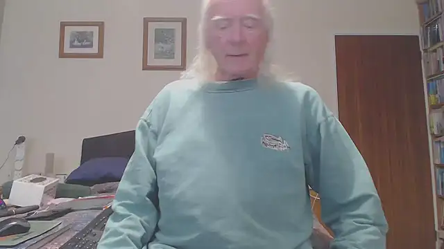 WaverlyKernow online show from 04-15-26, 02:24