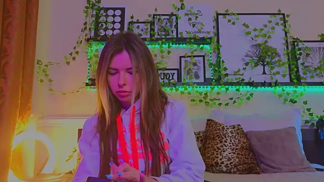 Real Tini online show from 01-18-25, 12:57