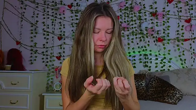 Real Tini online show from 11-30-25, 06:17