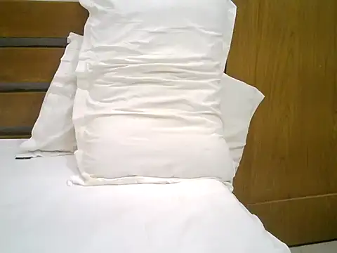Snapshot of monty_lonely4u chatting on 07-08-26, 12:48 monty lonely4u online show from 07-08-26, 12:48