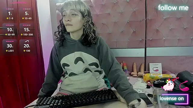 neeko princes online show from 11-28-25, 12:41