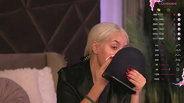 VictoriaMorrone online show from 02-06-25, 12:00