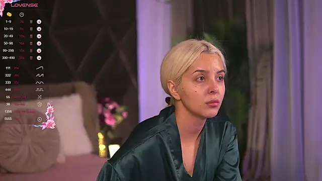 VictoriaMorrone online show from 02-20-25, 04:50