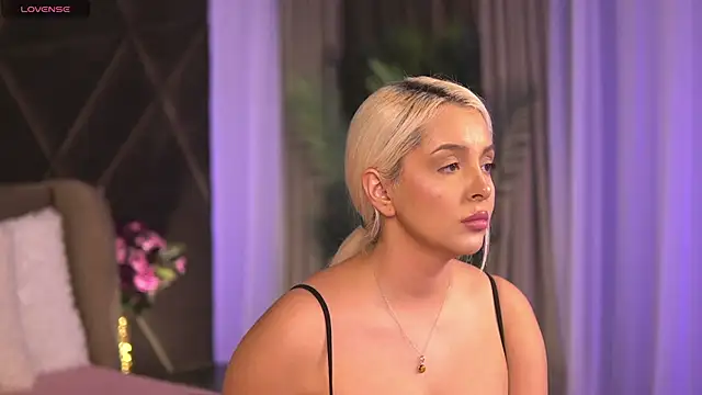 VictoriaMorrone online show from 03-01-25, 12:12