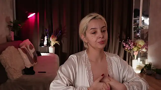 VictoriaMorrone online show from 10-12-25, 06:40