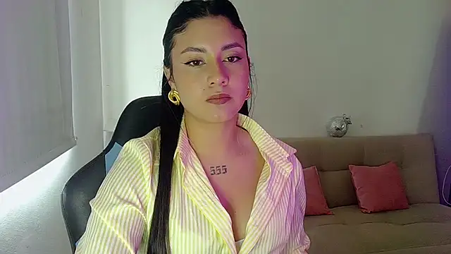 Lia 14  online show from 07-23-26, 04:27