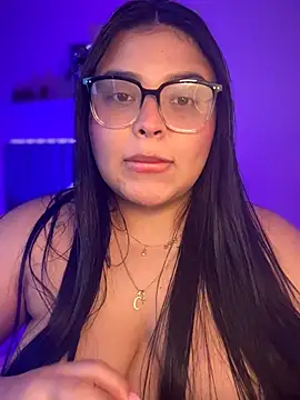 Snapshot of Emily_cooper20 chatting on 02-27-26, 04:01 Emily cooper20 online show from 02-27-26, 04:01