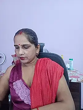 Snapshot of reemacouple007 chatting on 05-13-26, 06:00 reemacouple007 online show from 05-13-26, 06:00