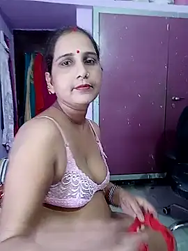 Snapshot of reemacouple007 chatting on 05-14-26, 06:09 reemacouple007 online show from 05-14-26, 06:09