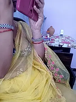 Snapshot of reemacouple007 chatting on 05-14-26, 06:26 reemacouple007 online show from 05-14-26, 06:26