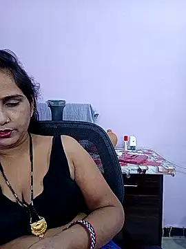 Snapshot of reemacouple007 chatting on 05-15-26, 06:31 reemacouple007 online show from 05-15-26, 06:31