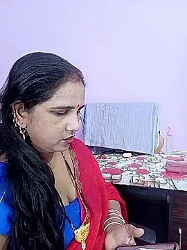 Snapshot of reemacouple007 chatting on 05-30-26, 06:43 reemacouple007 online show from 05-30-26, 06:43