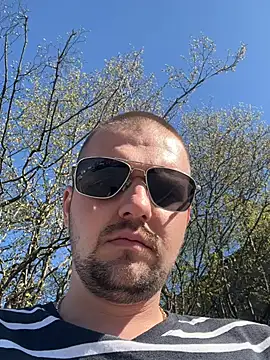 Snapshot of freenki41 chatting on 04-08-26, 01:33 freenki41 online show from 04-08-26, 01:33