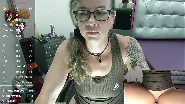 Snapshot of ViickySexy chatting on 01-07-25, 10:52 ViickySexy online show from 01-07-25, 10:52