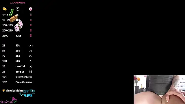 Snapshot of ViickySexy chatting on 01-10-25, 07:43 ViickySexy online show from 01-10-25, 07:43