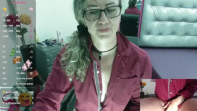 Snapshot of ViickySexy chatting on 02-11-25, 10:39 ViickySexy online show from 02-11-25, 10:39