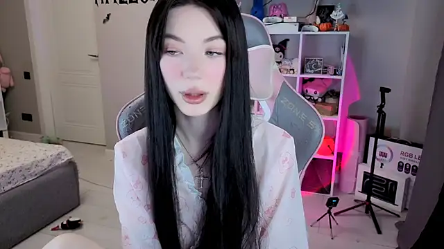 Snapshot of Aliceblush chatting on 11-17-25, 03:07 Aliceblush online show from 11-17-25, 03:07