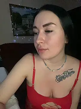 Snapshot of Roxana_Bell chatting on 12-22-24, 06:48 Roxana Bell online show from 12-22-24, 06:48