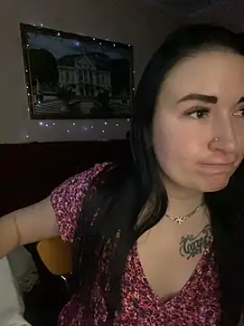 Snapshot of Roxana_Bell chatting on 12-23-24, 10:01 Roxana Bell online show from 12-23-24, 10:01