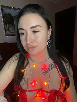 Snapshot of Roxana_Bell chatting on 12-26-24, 12:46 Roxana Bell online show from 12-26-24, 12:46