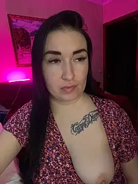 Snapshot of Roxana_Bell chatting on 01-21-25, 04:37 Roxana Bell online show from 01-21-25, 04:37