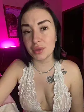 Snapshot of Roxana_Bell chatting on 01-31-25, 05:10 Roxana Bell online show from 01-31-25, 05:10