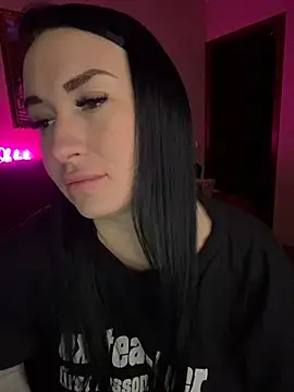 Snapshot of Roxana_Bell chatting on 02-14-25, 08:26 Roxana Bell online show from 02-14-25, 08:26