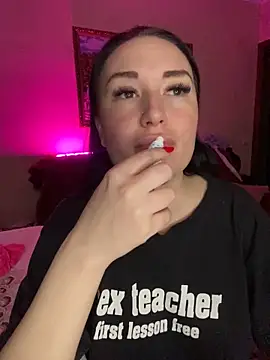 Snapshot of Roxana_Bell chatting on 02-23-25, 02:14 Roxana Bell online show from 02-23-25, 02:14