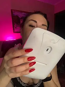 Snapshot of Roxana_Bell chatting on 02-25-25, 07:14 Roxana Bell online show from 02-25-25, 07:14