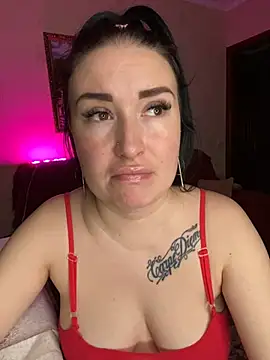 Snapshot of Roxana_Bell chatting on 02-28-25, 07:14 Roxana Bell online show from 02-28-25, 07:14