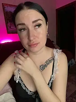 Snapshot of Roxana_Bell chatting on 03-12-25, 04:46 Roxana Bell online show from 03-12-25, 04:46