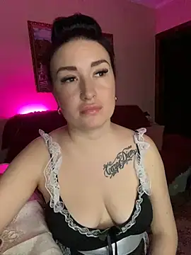 Snapshot of Roxana_Bell chatting on 03-12-25, 07:59 Roxana Bell online show from 03-12-25, 07:59