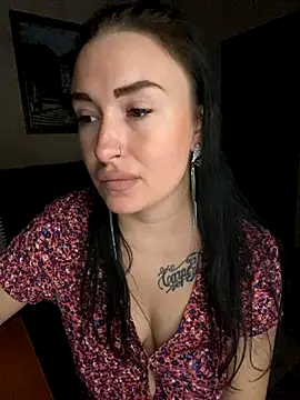 Snapshot of Roxana_Bell chatting on 10-02-25, 06:04 Roxana Bell online show from 10-02-25, 06:04