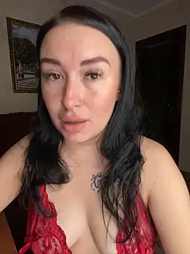 Snapshot of Roxana_Bell chatting on 10-21-25, 04:19 Roxana Bell online show from 10-21-25, 04:19