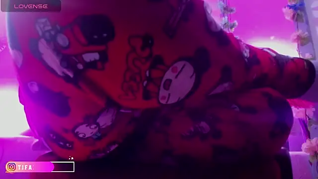 little tifanny82 online show from 09-18-25, 06:43