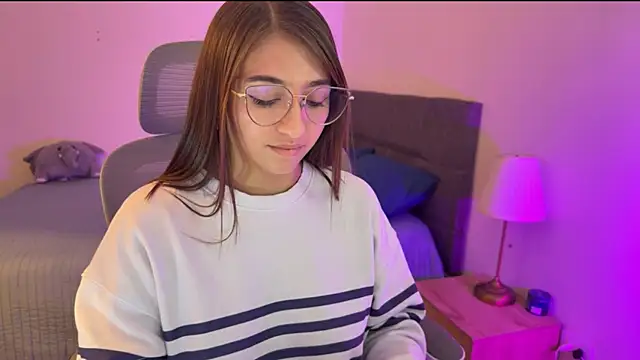 zoe moon18 online show from 10-21-25, 02:34