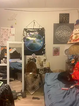 Snapshot of BobbyQ29 chatting on 11-29-25, 12:02 BobbyQ29 online show from 11-29-25, 12:02