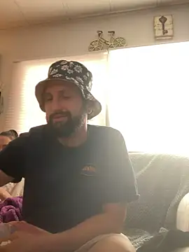 BobbyQ29 online show from 04-29-26, 08:04