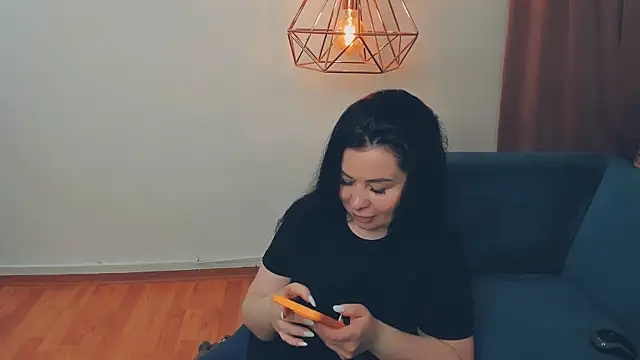 LayaFlow online show from 04-15-26, 07:59