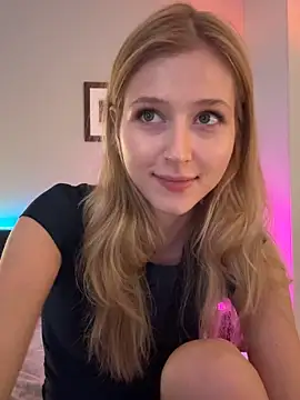 Snapshot of LunaRase chatting on 05-11-26, 03:40 LunaRase online show from 05-11-26, 03:40
